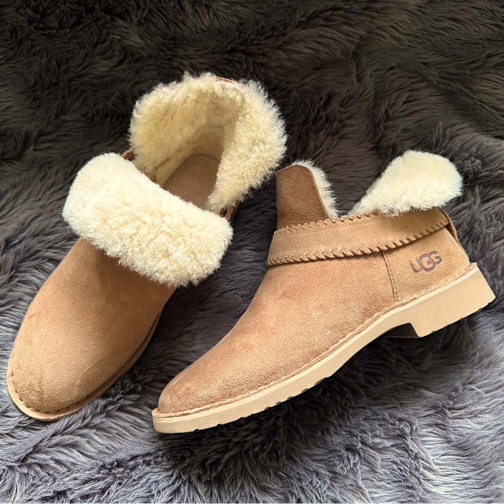 🚨PRICE DROP!🚨UGG McKay boots size 8. Worn once.
